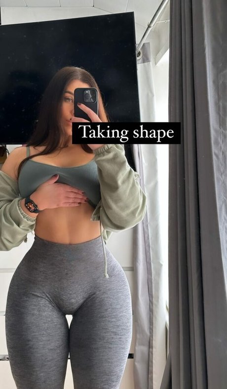 Caroline Hobday star sexy image