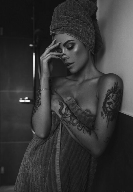 miribe pornographic actress gallery