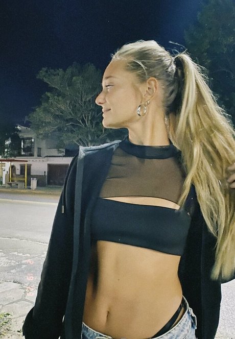 lolaaaai pretty pornstar img