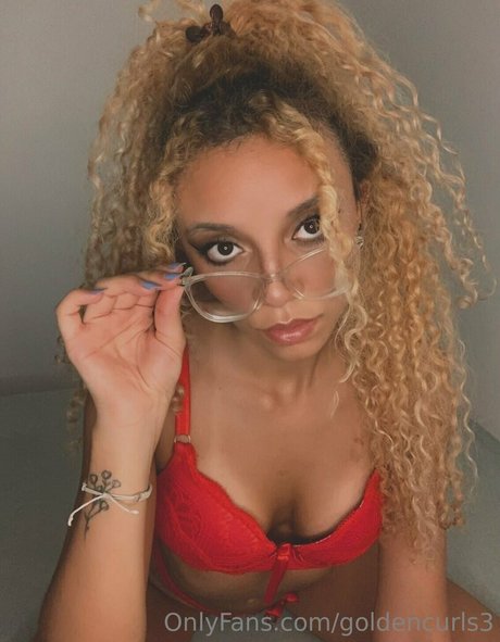 goldencurls3 star nude pic