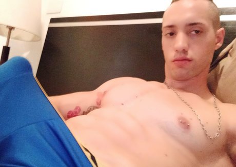 viktoronee model perfect archive