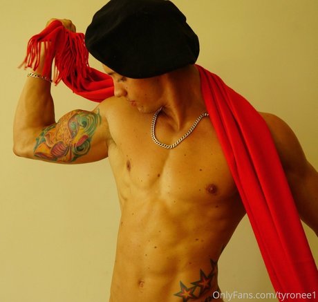 viktoronee star erotic photo