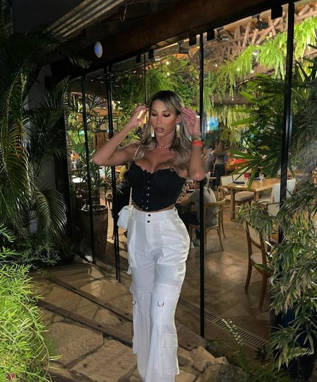 Karollayne Arruda hd actress galleries