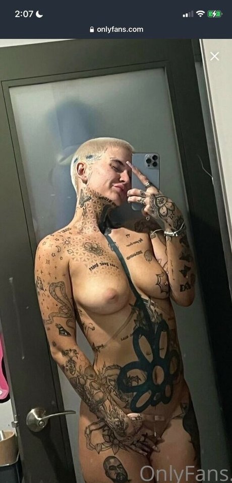 Coco Blake naked actress photo