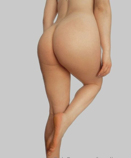 karolinaaemm adult actress pictures