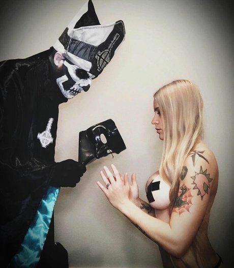 Ladyghuleh top model photo