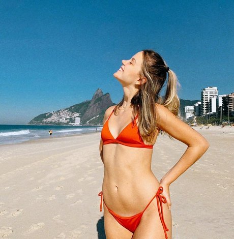 Nicole Dutr beautiful star image