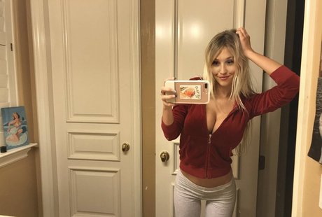 Jessica Blondet porn actress pic