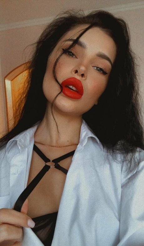 Mila Moore pretty pornstar galleries