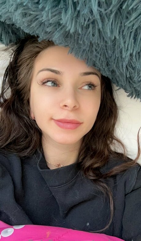 rachelrain hd actress image