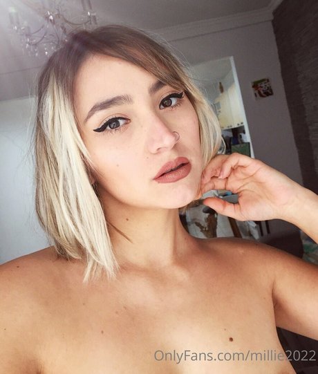 confidantsarah pornstar sexy img