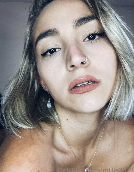 confidantsarah nude star photo