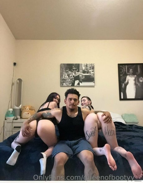 queenofbootyy__ free model photo