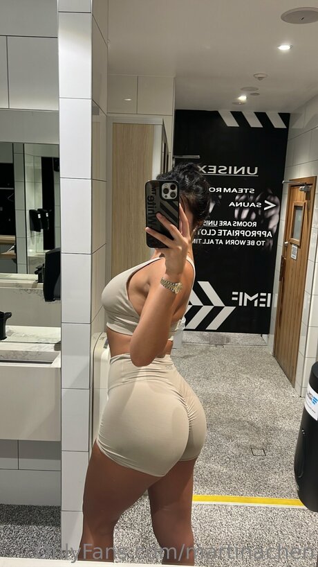 martinachen beautiful model image