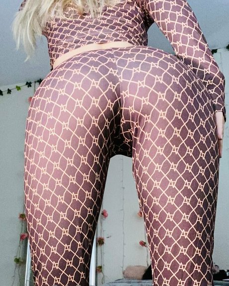 rileyyyxx pornstar free pics