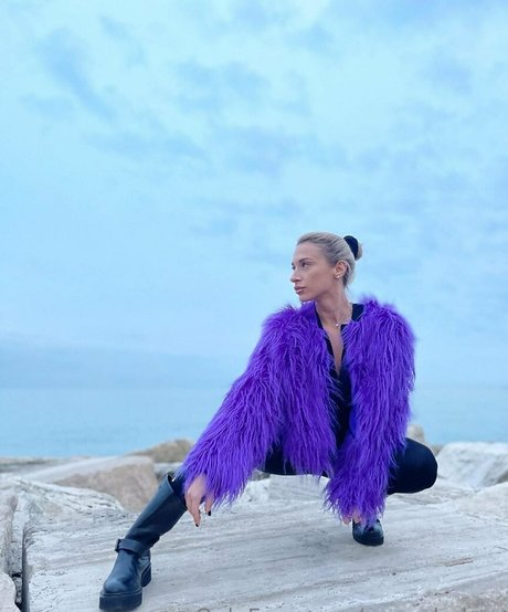 merrybabyy exclusive model photo