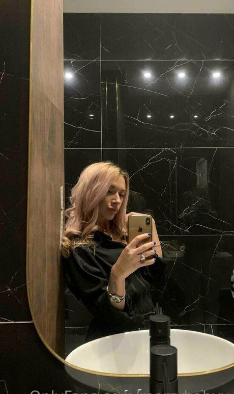 merrybabyy model free pic