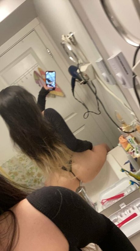 lilshitterpoopie pornstar nice pics