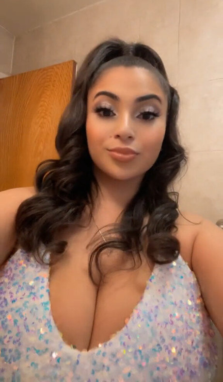 Mimi Russo exclusive pornstar photos