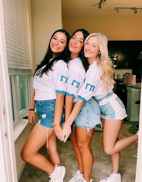 Tori C adult star photo