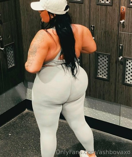 ashbovaxo model top images