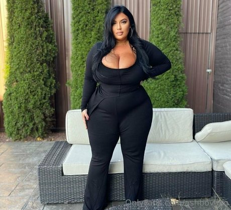 ashbovaxo high quality model photo