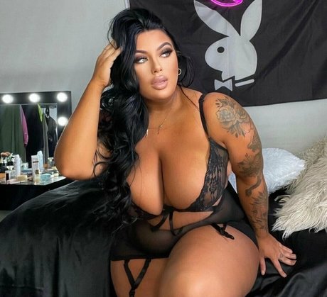 ashbovaxo adult model pictures