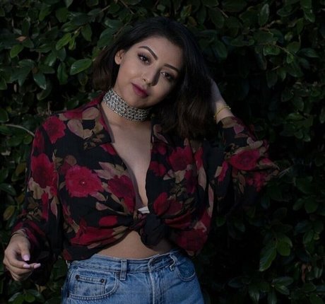 Sadd Pup model pornographic images