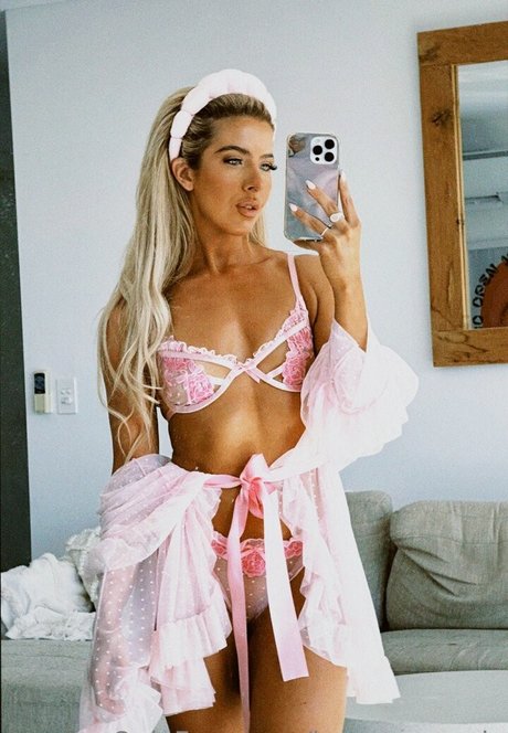 henny moody star erotic pictures