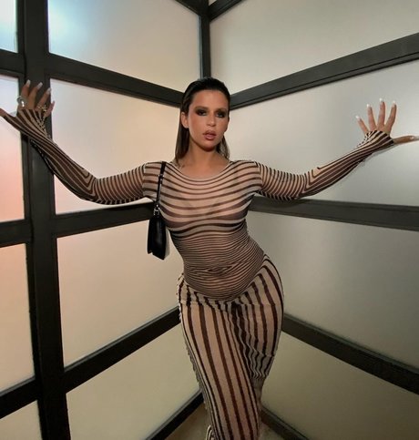 Nathy Peluso star hd pictures