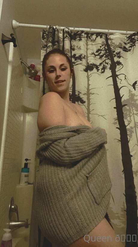 queenbitch1998 erotic model photos