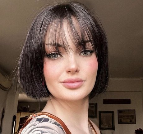 Heartpathetic hot pornstar photo