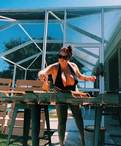 Gabb Ferraro pretty model pictures