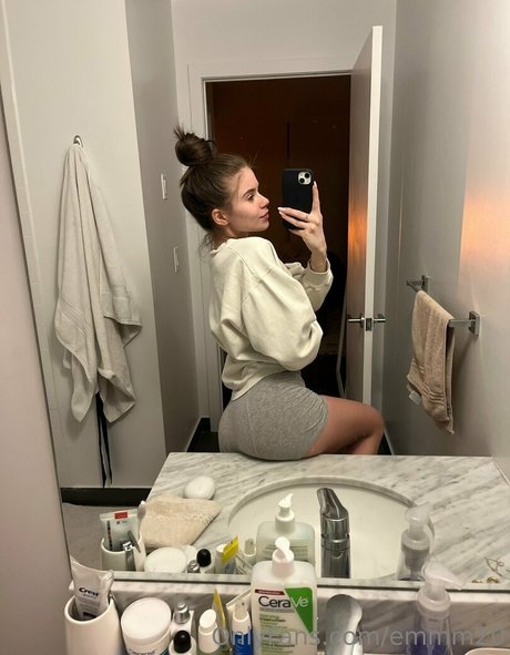 emmm20 pornographic star picture