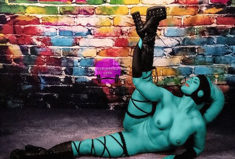 Synthetika Lynn pornstar top photo