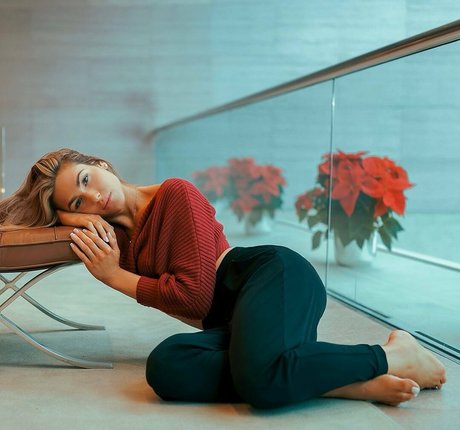 Dezmin Schubel star art pic