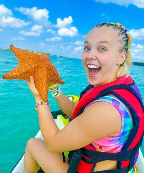 Jojo Siwa xxx model pics