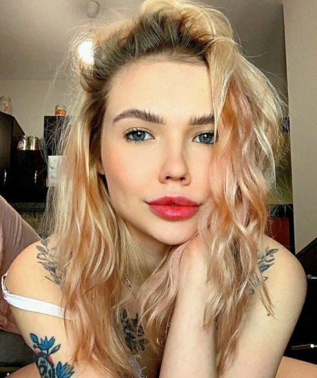 dollthifa erotic model galleries