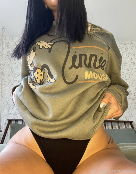 Tinytessx nice model photo