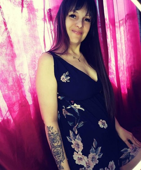 Mom7 model pornographic pics