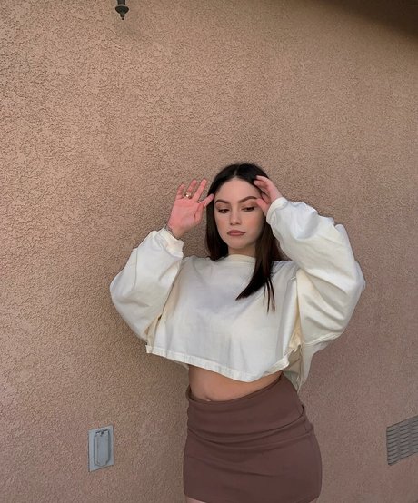 Wendy Chavez sexy star galleries