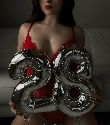 Solaraester model erotic pictures