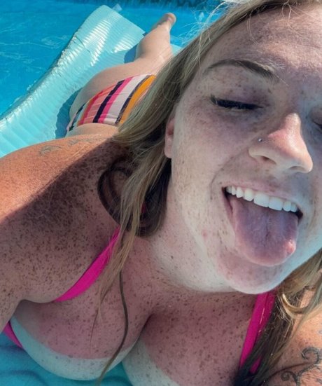 Raelyne Summeier perfect model pictures