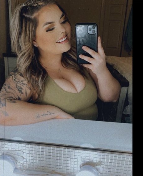 Lilly M pornstar sex pictures