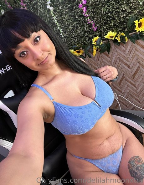 delilahmoonxtra model sex pic