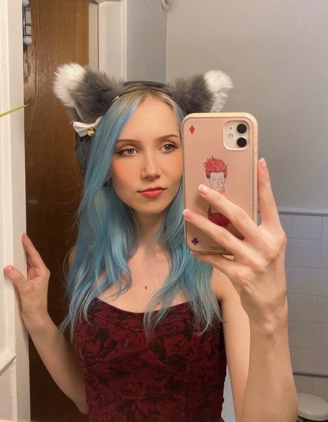 Apollolol porn model archive