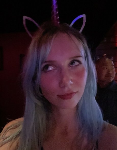 Apollolol xxx pornstar pictures