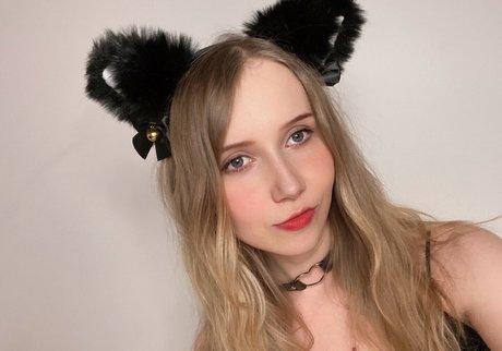 Apollolol exclusive actress photos