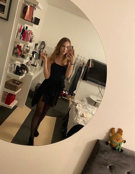 Apollolol naked star gallery