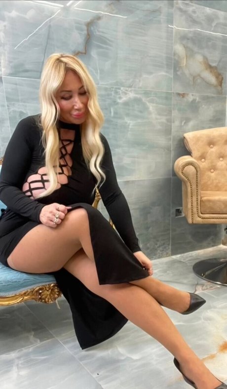 Mara Traversi pornstar exclusive pictures